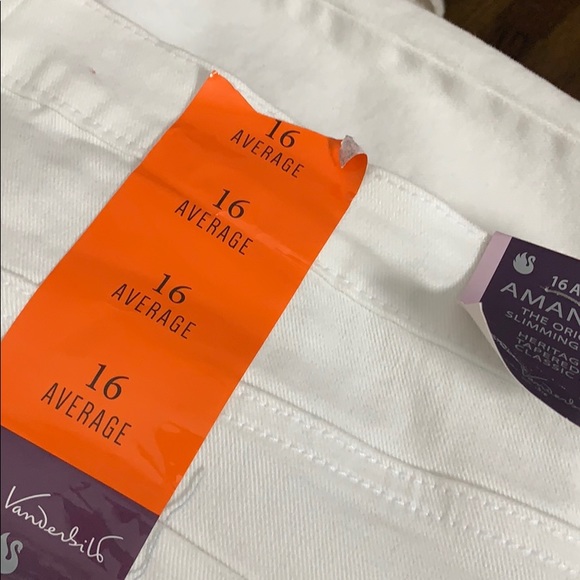 Gloria Vanderbilt White Jeans - Picture 5 of 7